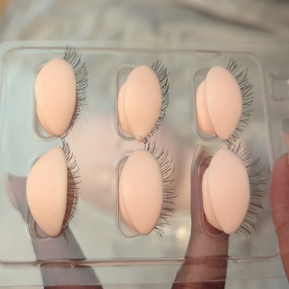 Lash Training Mannequin Head with detachable eyelids. - Picture 3 of 4